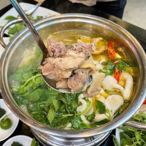 Gà nấu lá giang